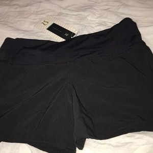 ‼️NEW WITH TAGS‼️ Lululemon Runtime Shorts W 8